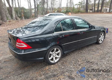 2007 Mercedes-Benz C 230 Sport z USA, uszkodzony, nr VIN WDBRF52H57F920251